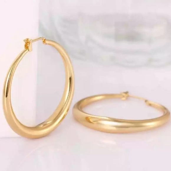 NEW 18K Yellow Gold 1.5” Round Hoop Earrings - Picture 3 of 5